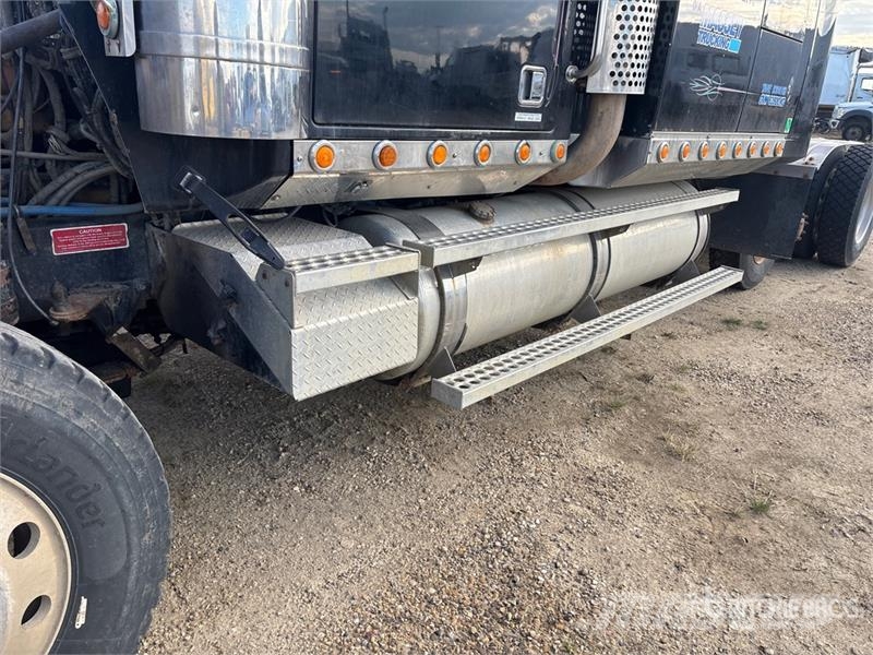 Western Star 4964FX 6x4 T/A Sleeper Truck Tractor (Inoperable) Vilcēji