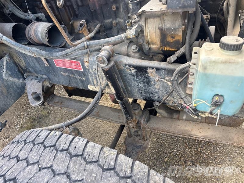 Western Star 4964FX 6x4 T/A Sleeper Truck Tractor (Inoperable) Vilcēji