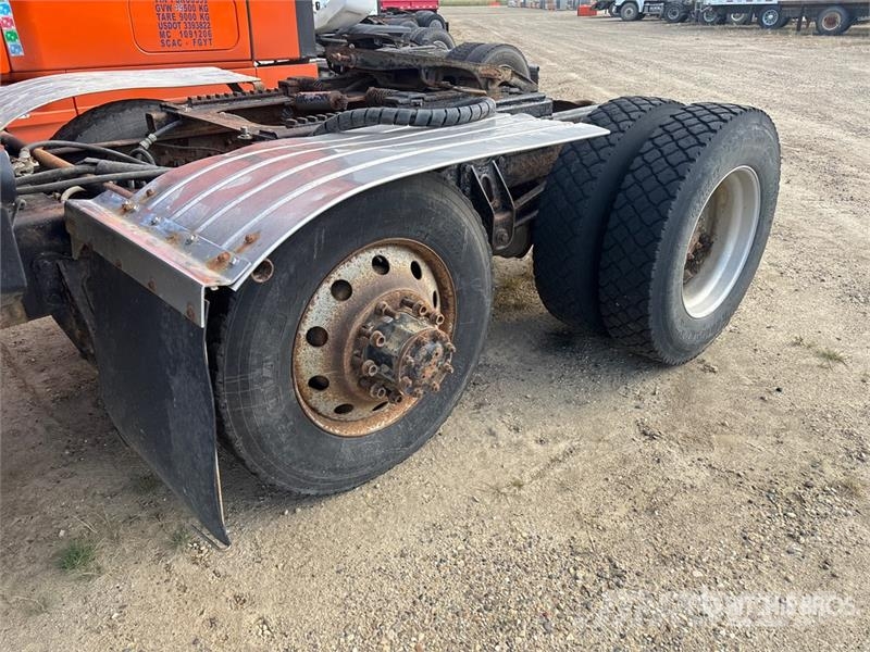 Western Star 4964FX 6x4 T/A Sleeper Truck Tractor (Inoperable) Vilcēji
