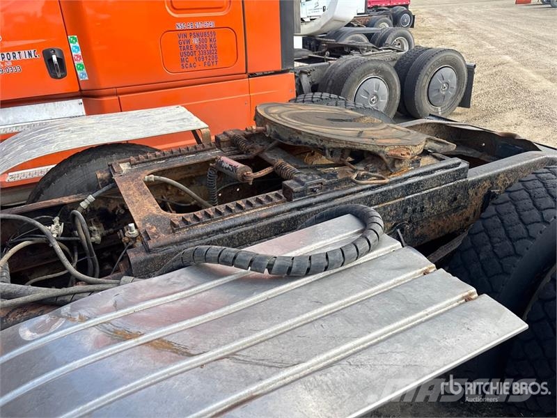 Western Star 4964FX 6x4 T/A Sleeper Truck Tractor (Inoperable) Vilcēji