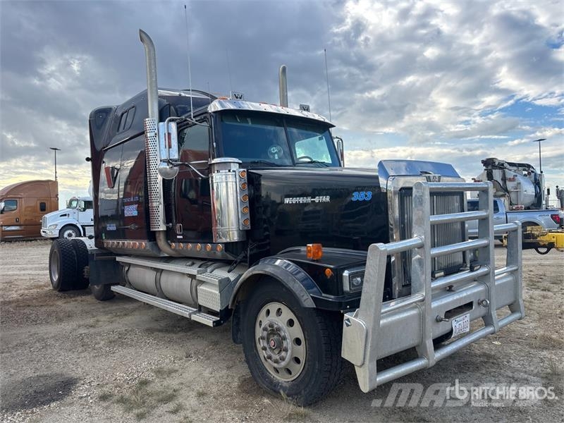 Western Star 4964FX 6x4 T/A Sleeper Truck Tractor (Inoperable) Vilcēji