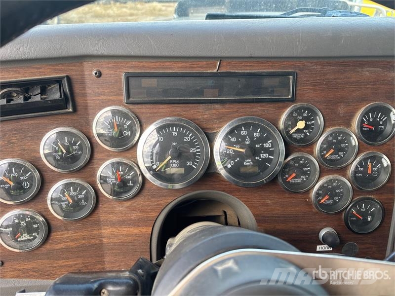Western Star 4964FX 6x4 T/A Sleeper Truck Tractor (Inoperable) Vilcēji