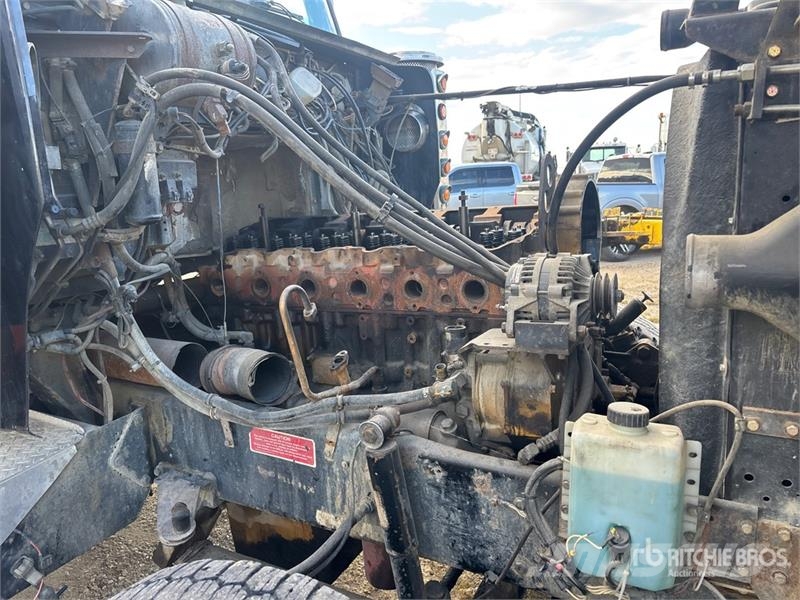 Western Star 4964FX 6x4 T/A Sleeper Truck Tractor (Inoperable) Vilcēji