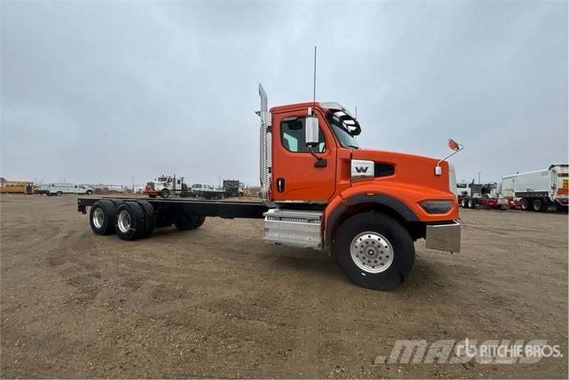 Western Star 49X 6x4 Cab and Chassis Kabine i unutrašnjost