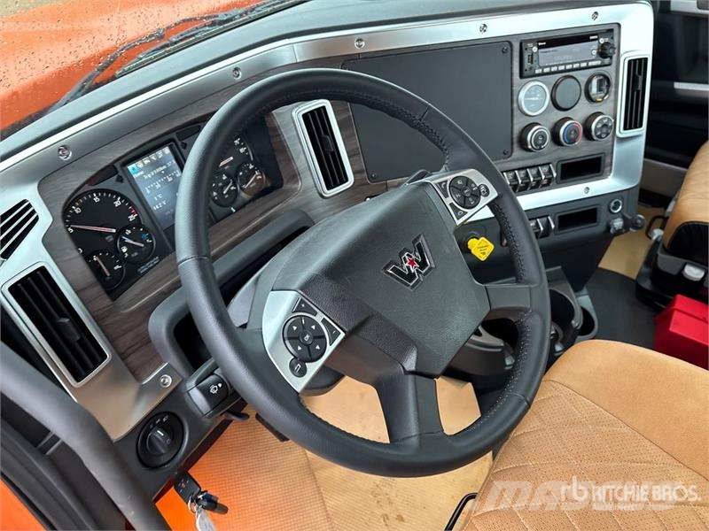 Western Star 49X 6x4 Cab and Chassis Kabine i unutrašnjost