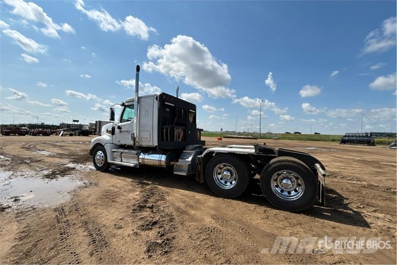 Western Star 49X 6x4 T/A Sleeper Truck Tractor Влекачи