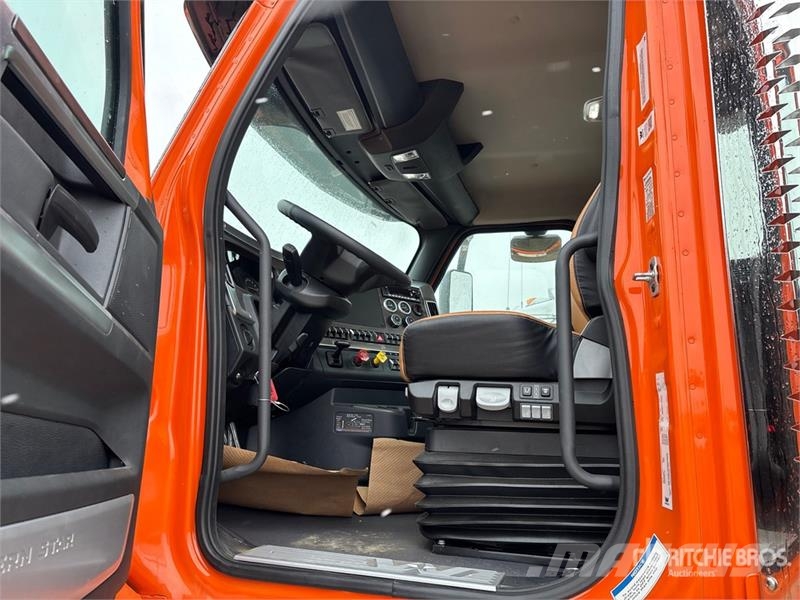 Western Star 49X 6x4 T/A Day Cab Truck Tractor Sadulveokid