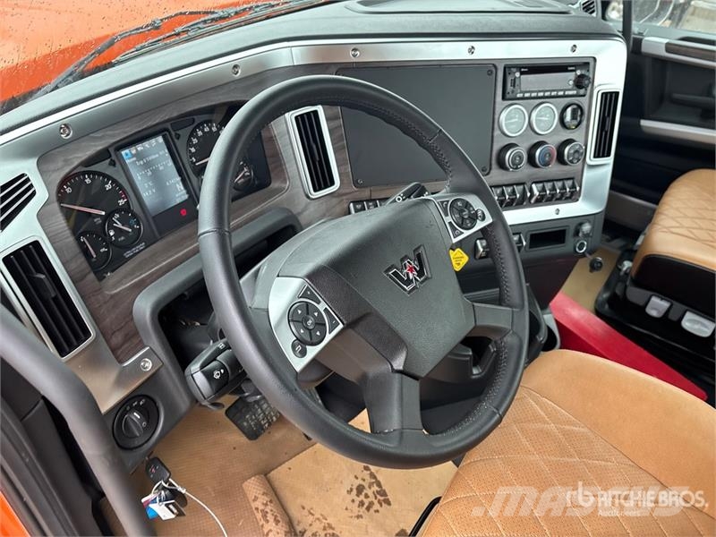 Western Star 49X 6x4 T/A Day Cab Truck Tractor Sadulveokid