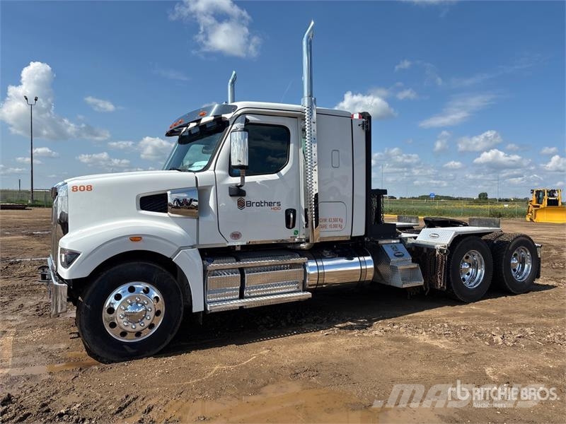 Western Star 49X 6x4 T/A Sleeper Truck Tractor Влекачи