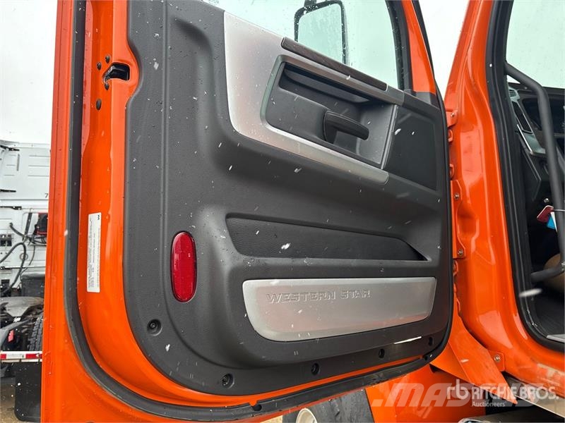Western Star 49X 6x4 T/A Day Cab Truck Tractor Sadulveokid