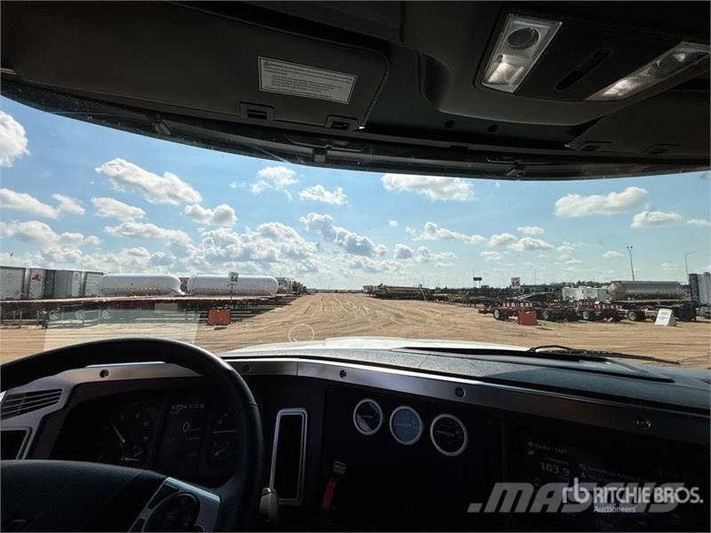 Western Star 49X 6x4 T/A Sleeper Truck Tractor Влекачи