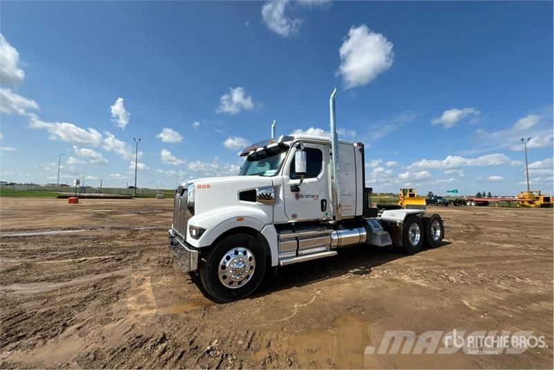 Western Star 49X 6x4 T/A Sleeper Truck Tractor Влекачи