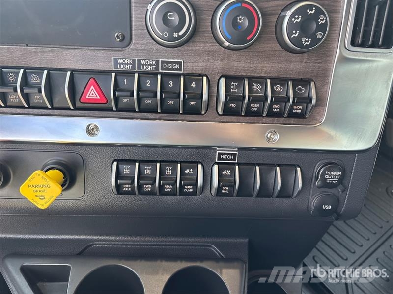 Western Star 49X 6x4 T/A Sleeper Truck Tractor Влекачи