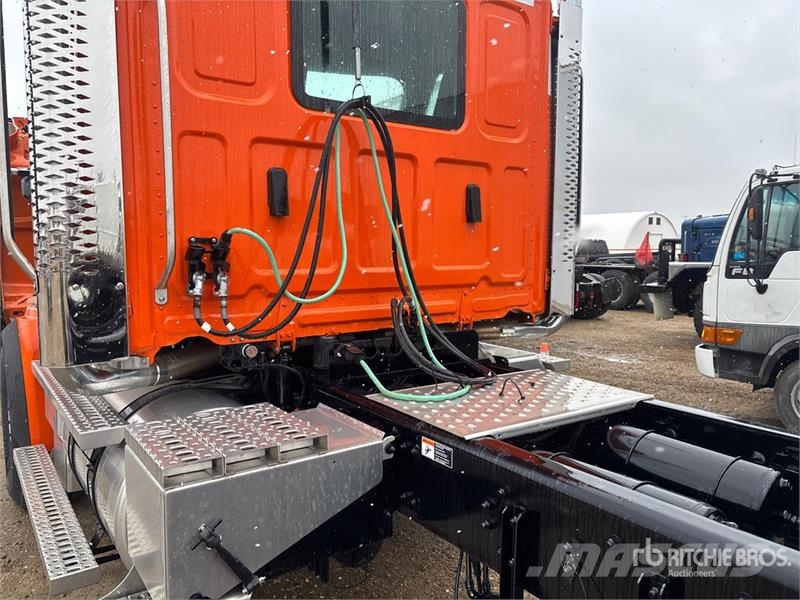 Western Star 49X 6x4 T/A Day Cab Truck Tractor Sadulveokid