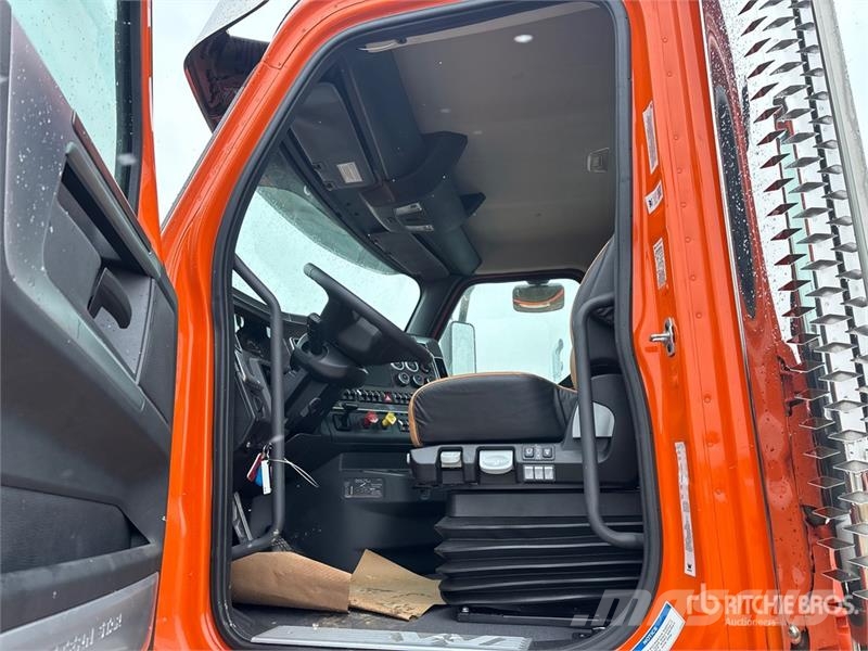 Western Star 49X 6x4 T/A Day Cab Truck Tractor Sadulveokid