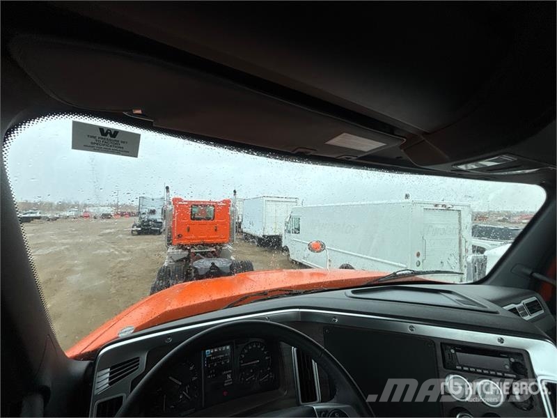 Western Star 49X 6x4 T/A Day Cab Truck Tractor Sadulveokid
