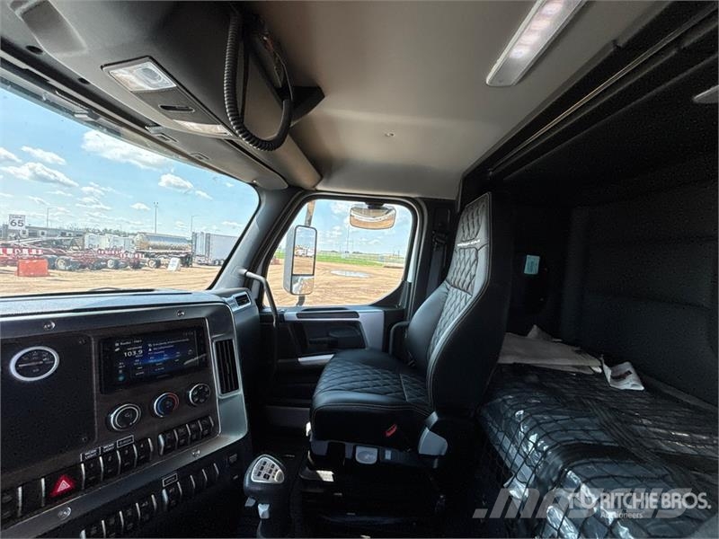 Western Star 49X 6x4 T/A Sleeper Truck Tractor Влекачи