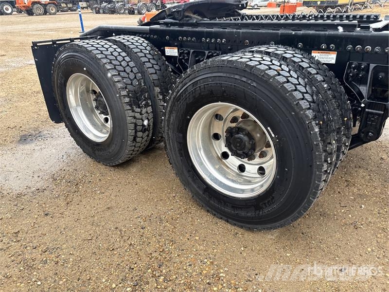Western Star 49X 6x4 T/A Day Cab Truck Tractor Sadulveokid