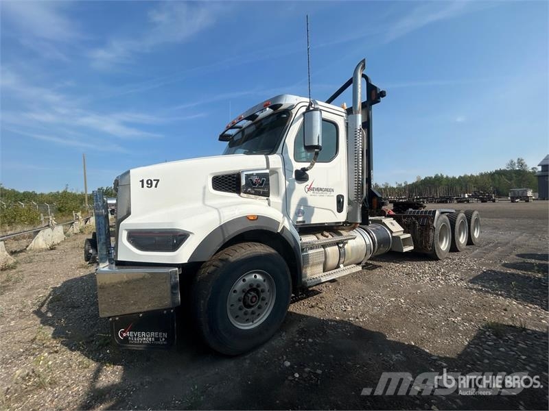 Western Star 49X 8x6 Logging Tri/A Day Cab Truck Tractor Vetopöytäautot