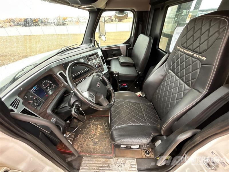 Western Star 49X 8x6 Short Wood Log Truck شاحنات أشجار