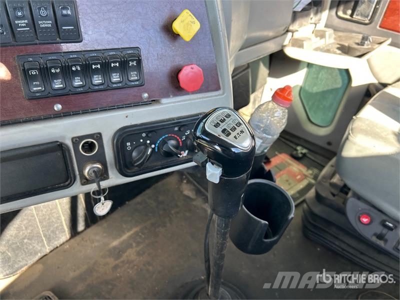 Western Star 5700 6x4 T/A Day Cab Truck Tractor (Inoperable) 트랙터 유닛