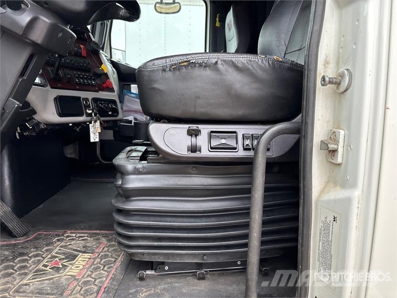 Western Star 5700 6x4 T/A Sleeper Truck Tractor Sattelzugmaschinen