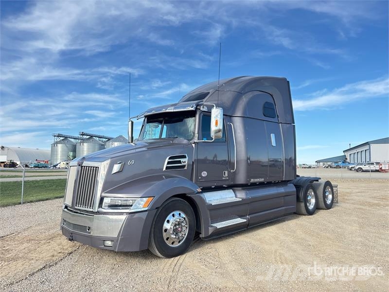 Western Star 5700 6x4 T/A Sleeper Truck Tractor Tegljači