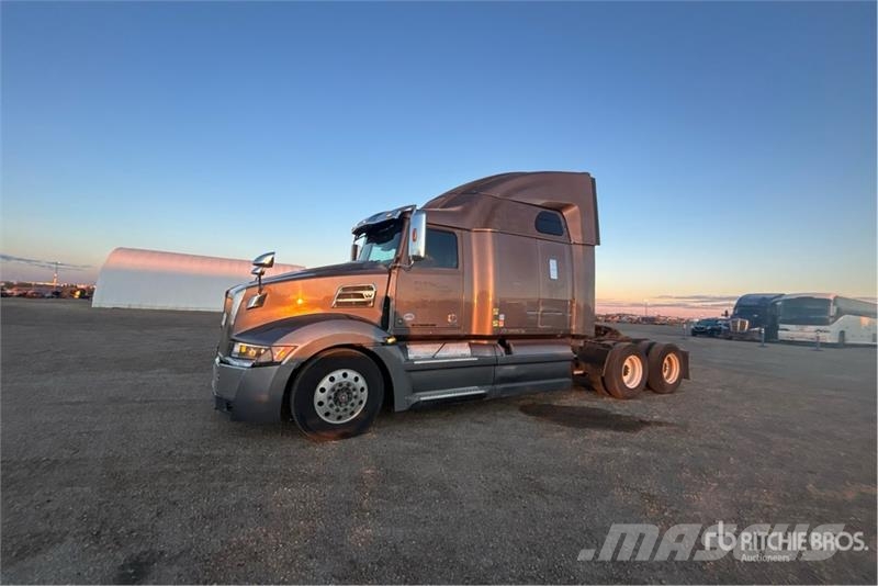 Western Star 5700 6x4 T/A Sleeper Truck Tractor Traktorske jedinice