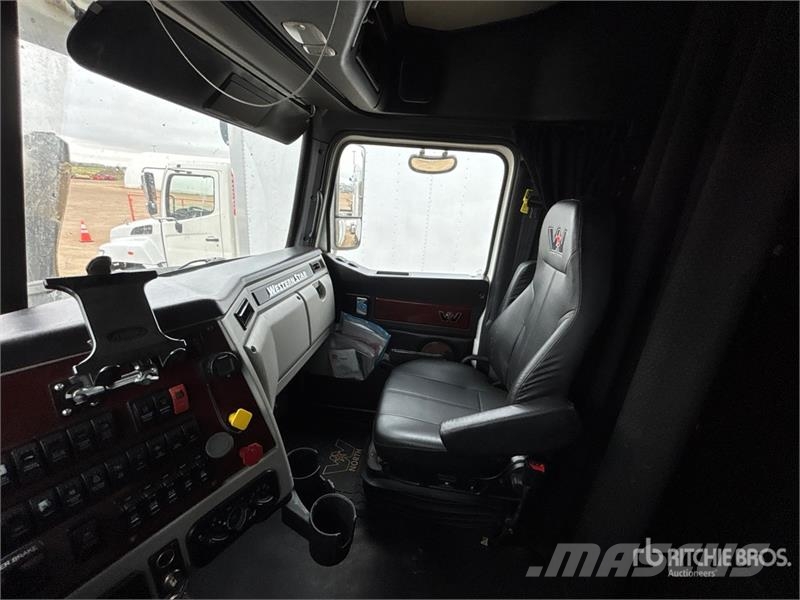 Western Star 5700 6x4 T/A Sleeper Truck Tractor Sattelzugmaschinen