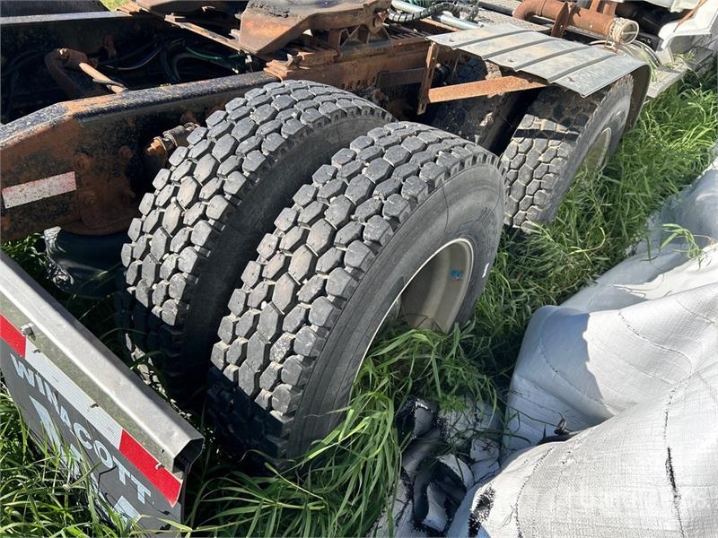 Western Star 5700 6x4 T/A Day Cab Truck Tractor (Inoperable) 트랙터 유닛