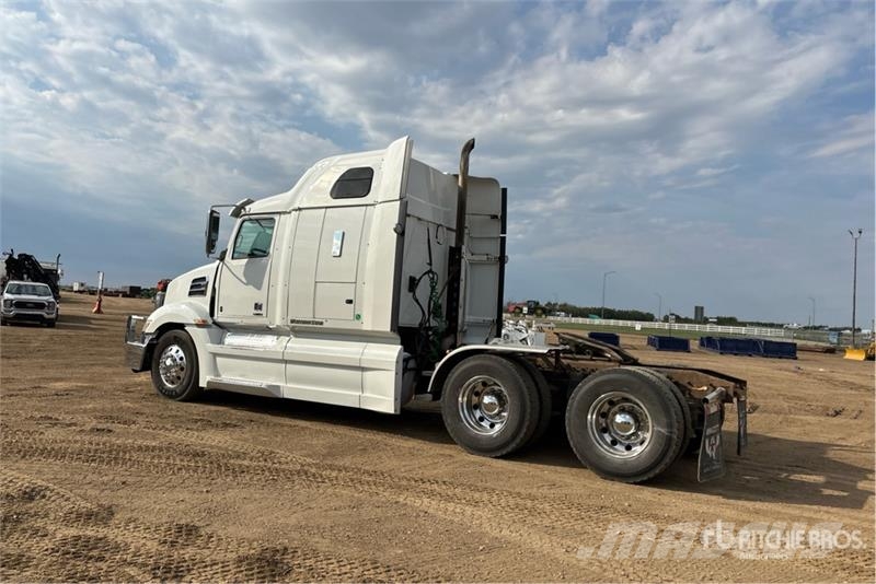 Western Star 5700 6x4 T/A Sleeper Truck Tractor Tractores (camiões)