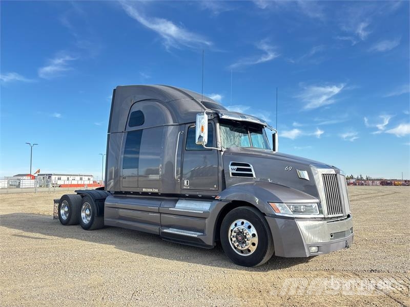 Western Star 5700 6x4 T/A Sleeper Truck Tractor Tegljači