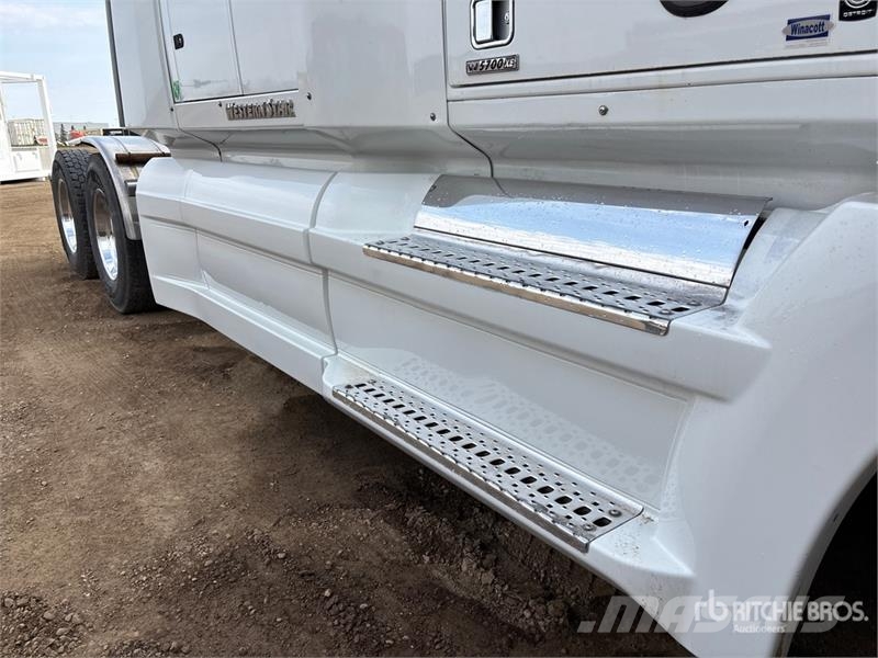 Western Star 5700 6x4 T/A Sleeper Truck Tractor Tractores (camiões)