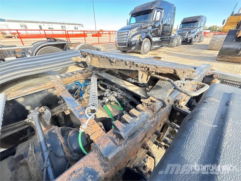 Western Star 5700 6x4 T/A Sleeper Truck Tractor Tegljači