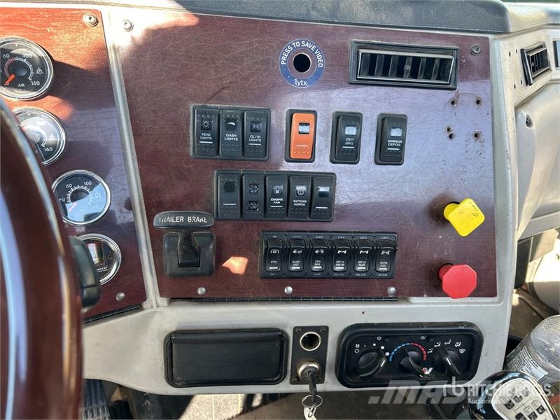 Western Star 5700 6x4 T/A Day Cab Truck Tractor (Inoperable) 트랙터 유닛