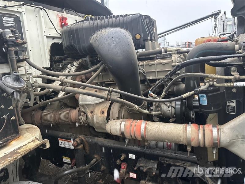 Western Star 5700 6x4 T/A Sleeper Truck Tractor Sadulveokid