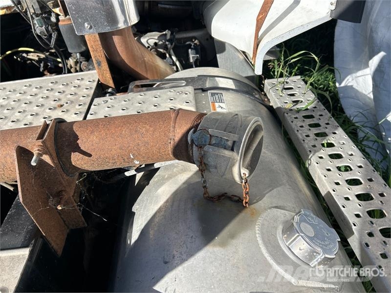 Western Star 5700 6x4 T/A Day Cab Truck Tractor (Inoperable) 트랙터 유닛