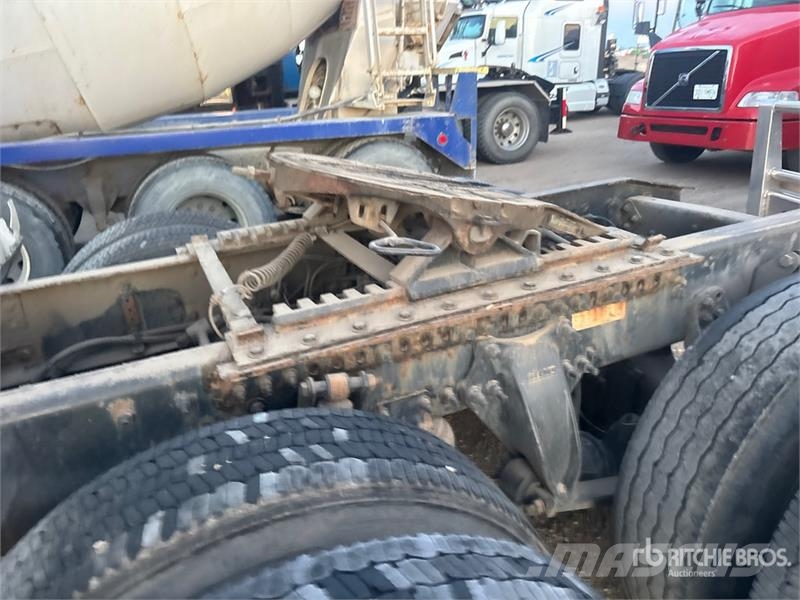 Western Star 5700 6x4 T/A Sleeper Truck Tractor Traktorske jedinice