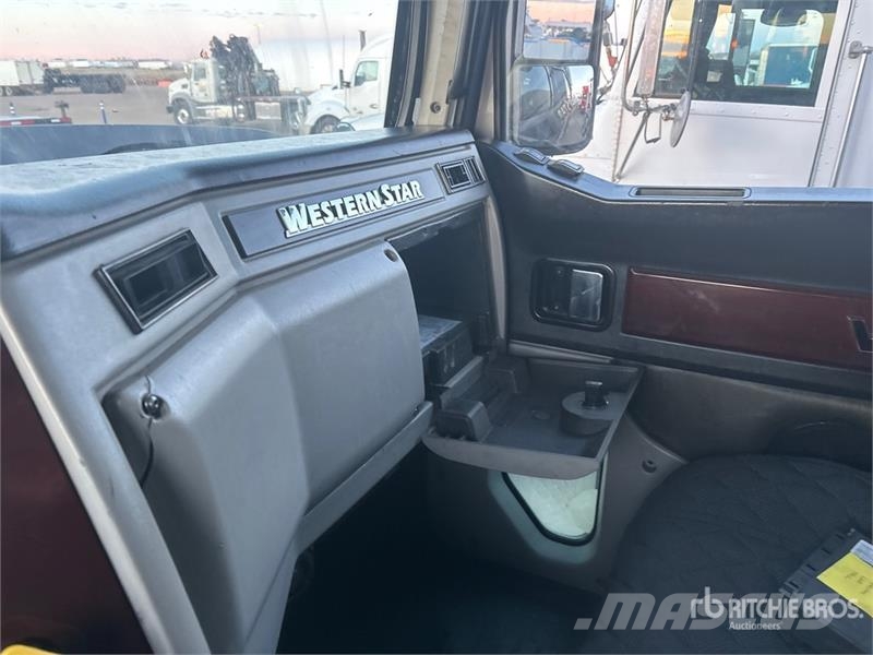 Western Star 5700 6x4 T/A Sleeper Truck Tractor Traktorske jedinice