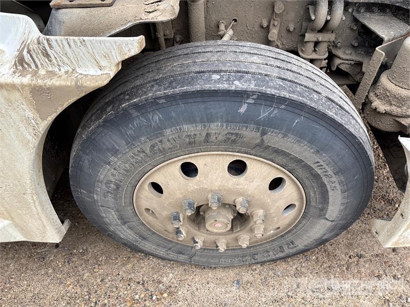 Western Star 5700 6x4 T/A Sleeper Truck Tractor Sattelzugmaschinen