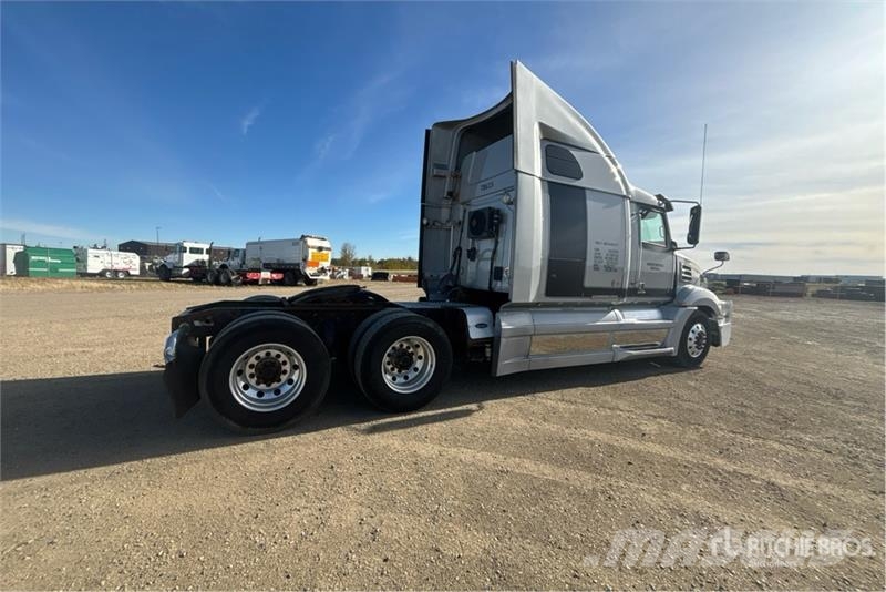 Western Star 5700 6x4 T/A Sleeper Truck Tractor Nyergesvontatók