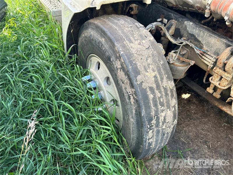 Western Star 5700 6x4 T/A Day Cab Truck Tractor (Inoperable) 트랙터 유닛