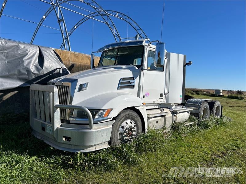 Western Star 5700 6x4 T/A Day Cab Truck Tractor (Inoperable) 트랙터 유닛