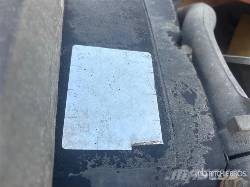 Western Star 5700 6x4 T/A Sleeper Truck Tractor Nyergesvontatók