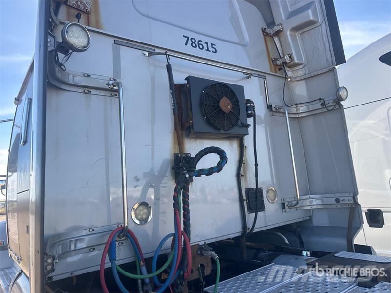 Western Star 5700 6x4 T/A Sleeper Truck Tractor Nyergesvontatók