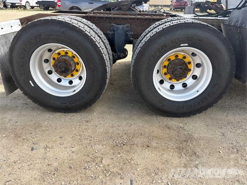 Western Star 5700 6x4 T/A Sleeper Truck Tractor Naudoti vilkikai