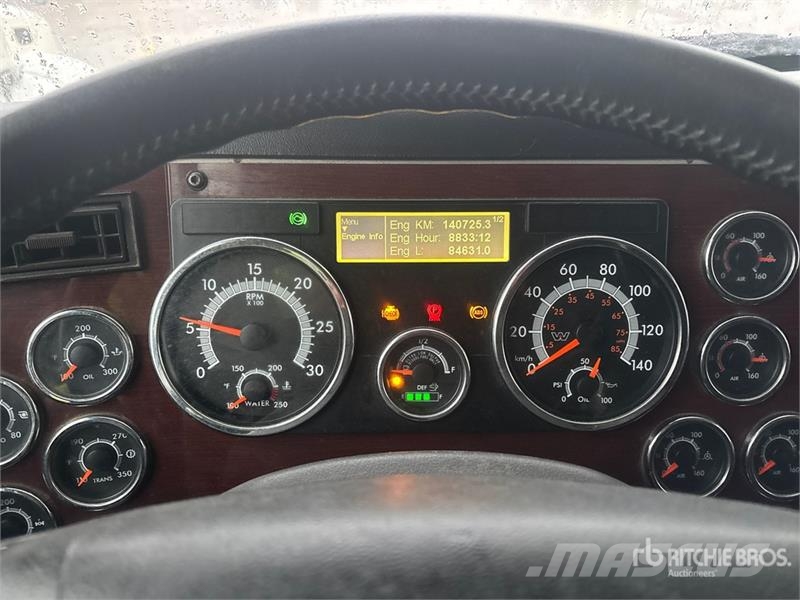 Western Star 5700 6x4 T/A Sleeper Truck Tractor Sadulveokid