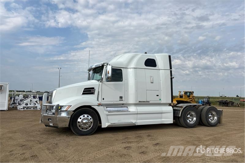 Western Star 5700 6x4 T/A Sleeper Truck Tractor Tractores (camiões)