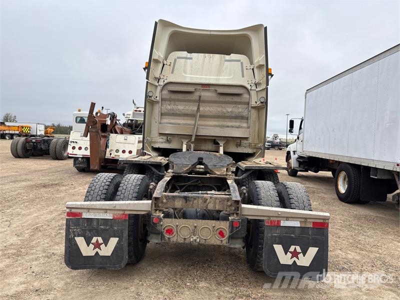 Western Star 5700 6x4 T/A Sleeper Truck Tractor Sattelzugmaschinen