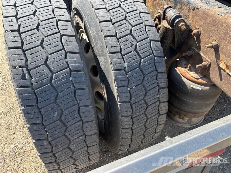 Western Star 5700 6x4 T/A Sleeper Truck Tractor Влекачи